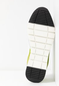 Thumbnail Image 7