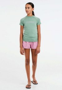 Protest SURF SHORT SLEEVE PRTSENNA JR - Vandens sportiniai marškinėliai - green baygreen   green baygreen