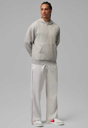 Jordan, SKYLINE LOW - Αθλητικά παπούτσια - summit white/black/univ red/lt smoke grey/sail/neutral grey