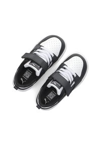 Sneaker bianco e nero con tomaia in pelle, punta perforata per traspirabilità, lacci bianchi e fascia in velcro; presenta un logo di marca.