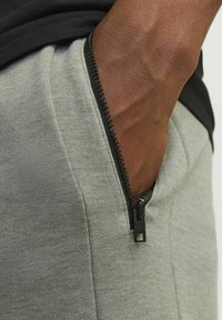 Jack & Jones - Spodnie treningowe