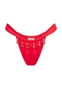 Červené bikiny se sklady v látce, se zlatými akcenty a pěti kapkovými drahokamy na přední straně. Hladký povrch.