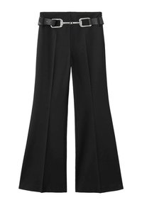 Pantalones de pierna ancha negros con una textura suave, que presentan un cinturón a juego y una hebilla rectangular plateada. Con un corte recto.