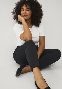 Ellos Plus collection ELSA - Leggings - schwarz