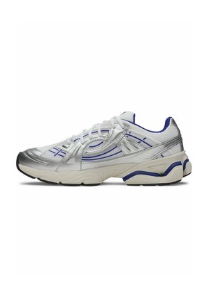 CASUAL VISUAL CUSH SOLA - Sportieve wandelschoenen - white