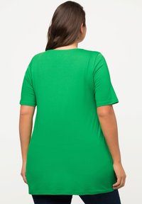 Ulla Popken Jednoduché tričko - green