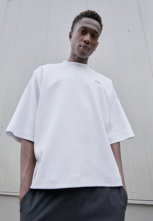 INTER NIKE TECH FLEECE SHORT SLEEVES TOP AWAY - Basic T-shirt - iris whisper/metallic silver