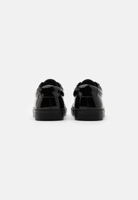 Steve Madden Tenisky - black