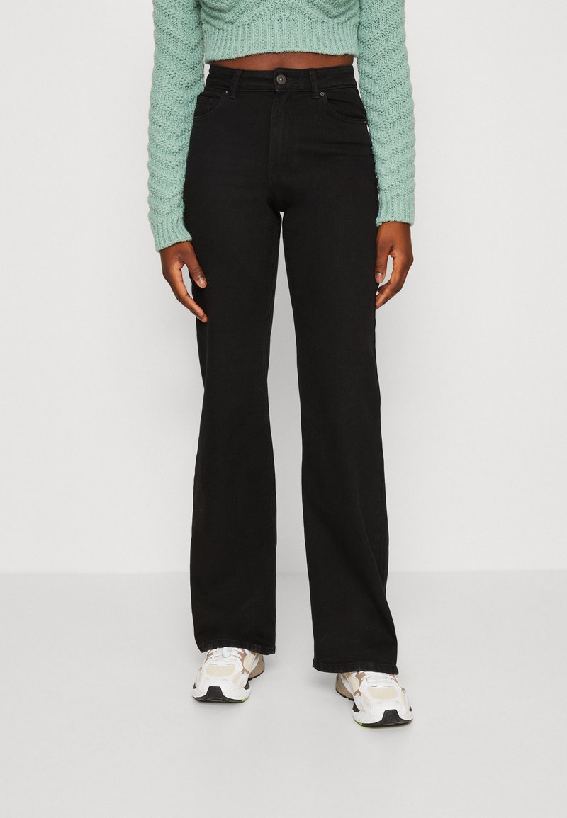 Pieces PCPEGGY WIDE PANT - Ravne kavbojke - black