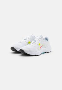 Nike Performance IN SEASON TR 13 - Tenisice za trening - white/hot punch/denim turquoise/black/cyber