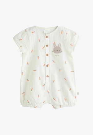 Bijeli pamučni kombinezon s kratkim rukavima, s motivom zeca i razbacanim narančastim uzorkom mrkve, gumbićima sprijeda i skupljenim nogavicama.