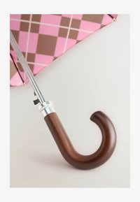 Unselected, pink brown