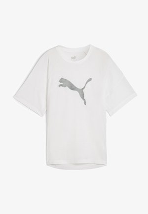 Camiseta blanca de manga corta con escote redondo y un gran logotipo gris de Puma en la parte delantera. Tela suave con un acabado ligeramente texturizado.