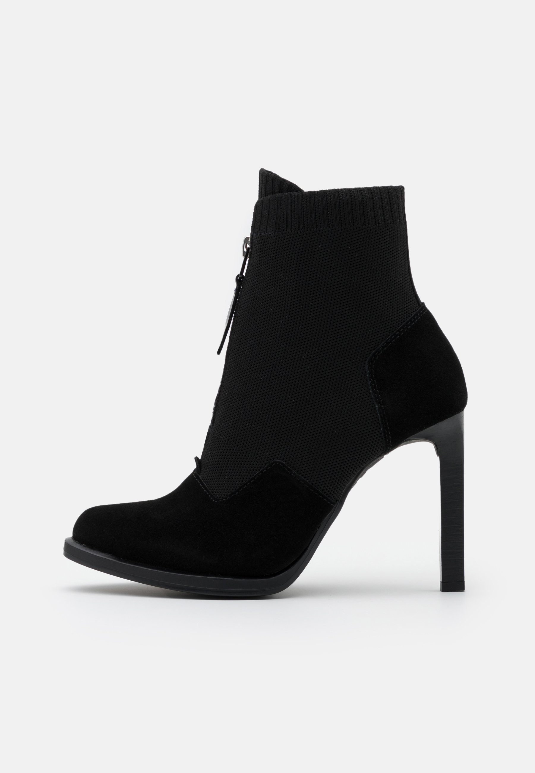 strett heel boots