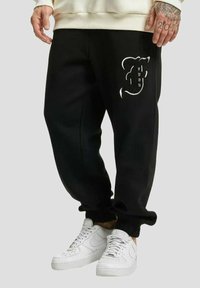 FUBU - TRIBAL - Jogginghose - black Thumbnail-Bild 1