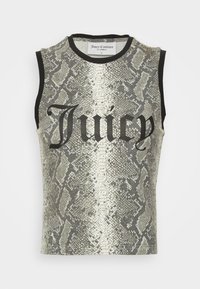 Top court sans manches avec imprimé serpent gris et blanc, bordure noire et grand texte noir « Juicy » sur le devant.