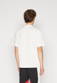HUGO DAPOLINO - Jednoduché tričko - open white