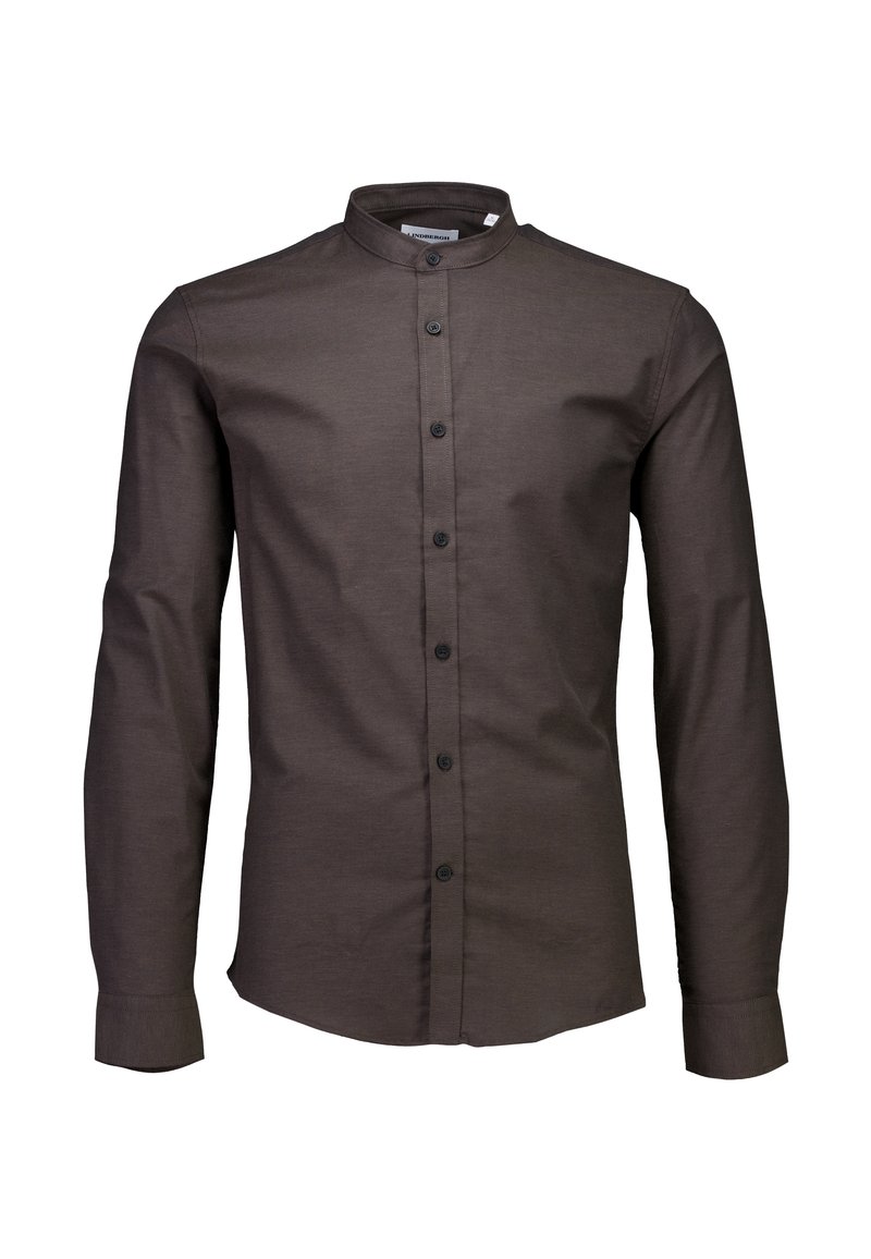 Camicia marrone a maniche lunghe con colletto alla cinese, chiusura frontale con bottoni e bottoni neri. Tessuto liscio, vestibilità aderente e senza motivi visibili.