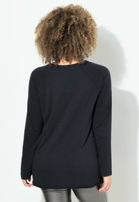 Ulla Popken FLOCKED BEAUTY - Langarmshirt - black