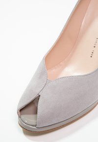 Peter Kaiser Talons hauts à bout ouvert - grey