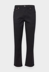 Jeans de mezclilla negra con corte recto, que cuentan con un diseño estándar de cinco bolsillos, herrajes de cobre y un cierre de botón en la cintura.