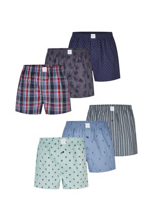 Zes paar herenboxershorts met verschillende patronen, waaronder ruitjes, palmbomen, stippen, strepen en effen kleuren met palm motieven.