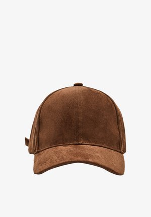Hnedá zamšová čiapka s guľatou korunou, zakriveným brímom a zadným popruhom na prispôsobenie. Hladký povrch bez viditeľných vzorov alebo kovania.