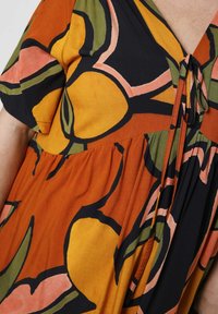 Jean Marc Philippe MI-LONGUE EN FIBRANNE IMPRIMÉE - Robe de jour - orangebrique