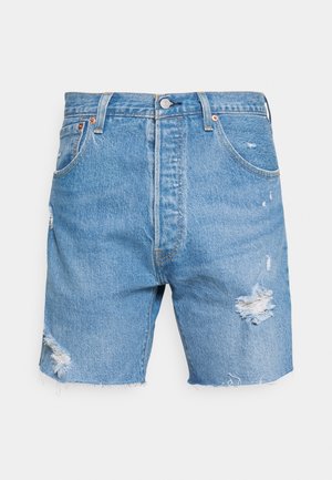 Shorts en denim bleu clair, avec une taille haute, des détails déchirés, un ourlet effiloché et un design classique à cinq poches avec quincaillerie en métal.