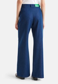 United Colors of Benetton BUTTON FRONT WIDE LEG - Jeans a zampa - blue