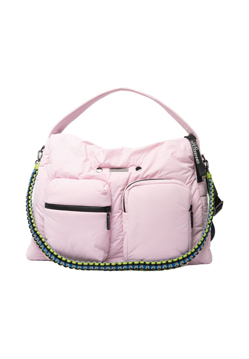 Roze gequiltte stoffen tas met twee voorzakken, een gevlochten schouderriem met blauwe en groene accenten, en een handvat bovenaan. Inclusief rits hardwaredetails.