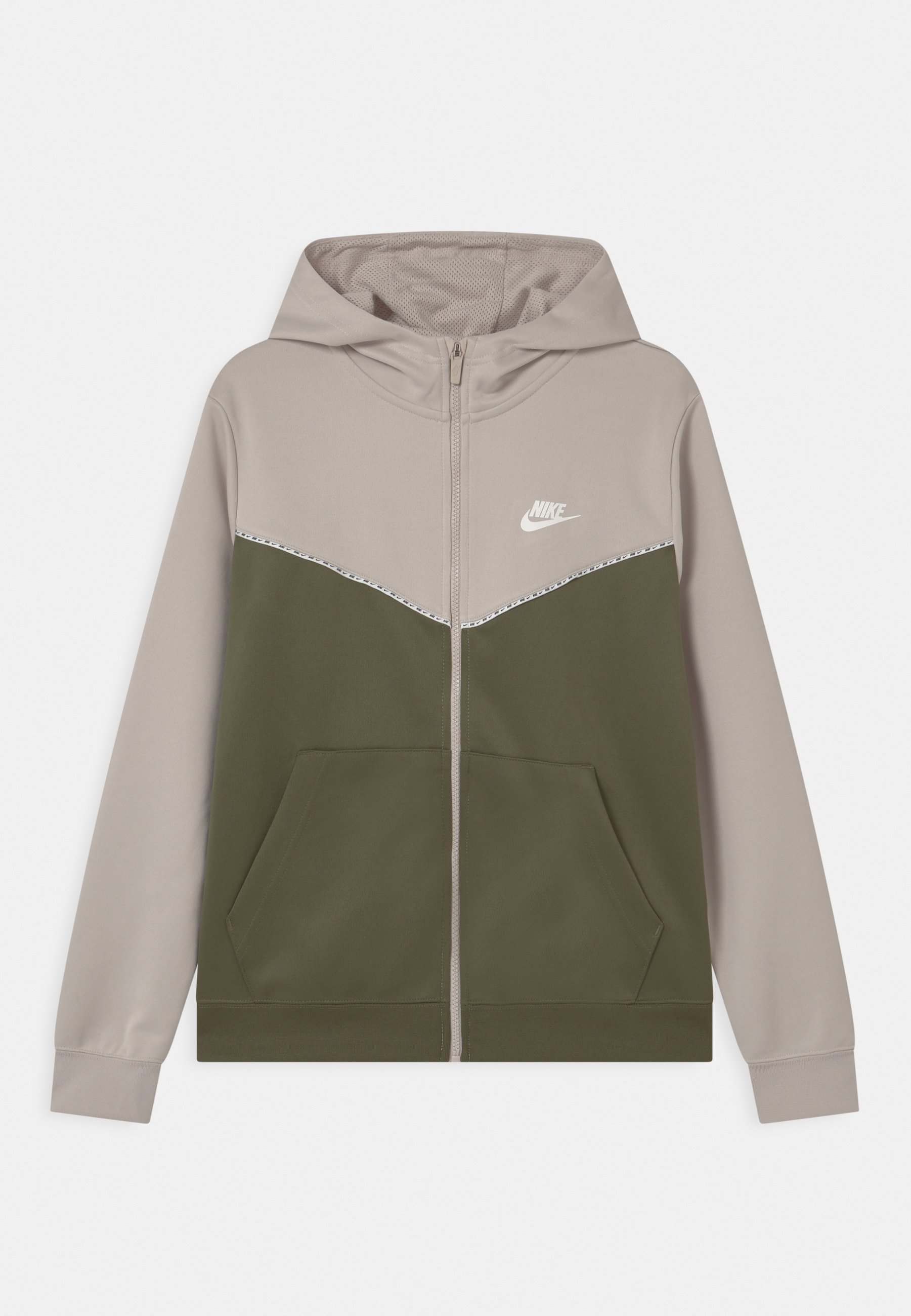 nike repeat jacket