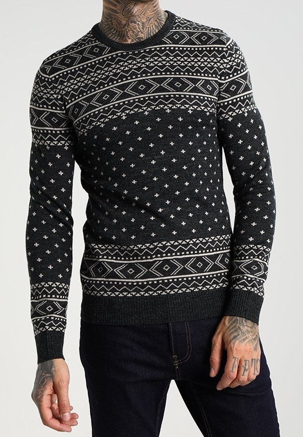 Maglione nero lavorato a maglia con accenti grigi a motivo, caratterizzato da design geometrici e motivi a fiocco di neve. Collo rotondo e vestibilità slim.