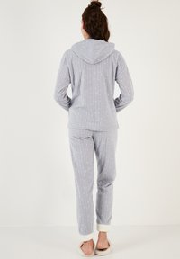 LELA REGULAR FIT - Conjunto de pijama - grey