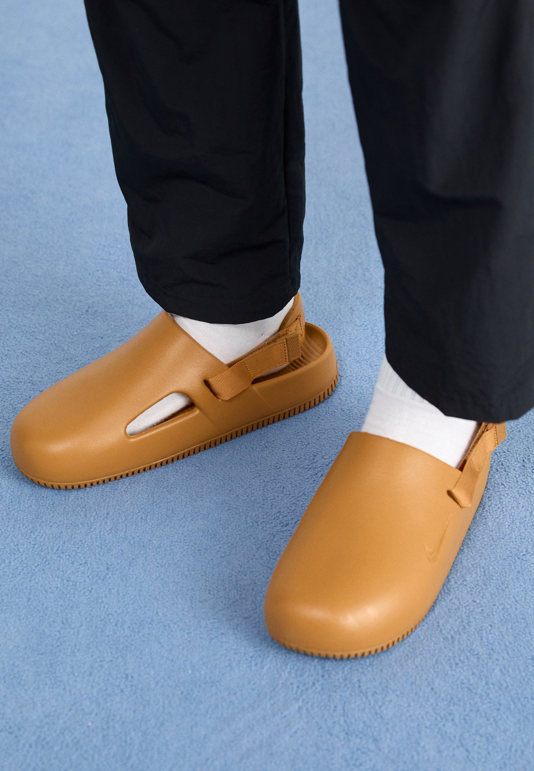 Nike Sportswear CALM - Mules - flax/beige - Zalando.co.uk display picture 2