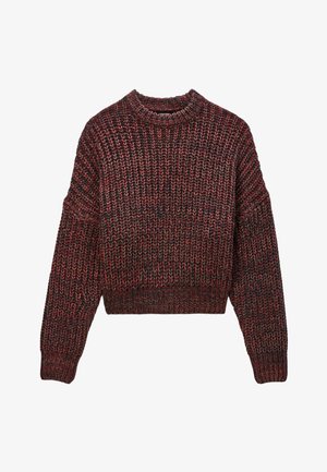 Pull en tricot de couleur rouge foncé et noir, avec un col rond, une coupe ample et un motif texturé avec des poignets et un ourlet côtelés.