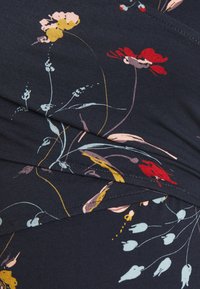 Envie de Fraise FIONA - T-shirt estampada - navy blue/multicolour