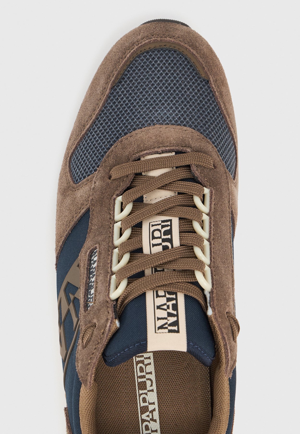 Sneaker low