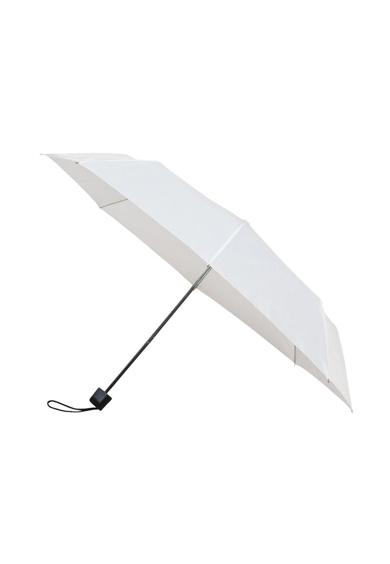 Un ombrello bianco con un design elegante, asta in metallo nero e manico curvo. Presenta una copertura in tessuto liscio e una tracolla per il trasporto.