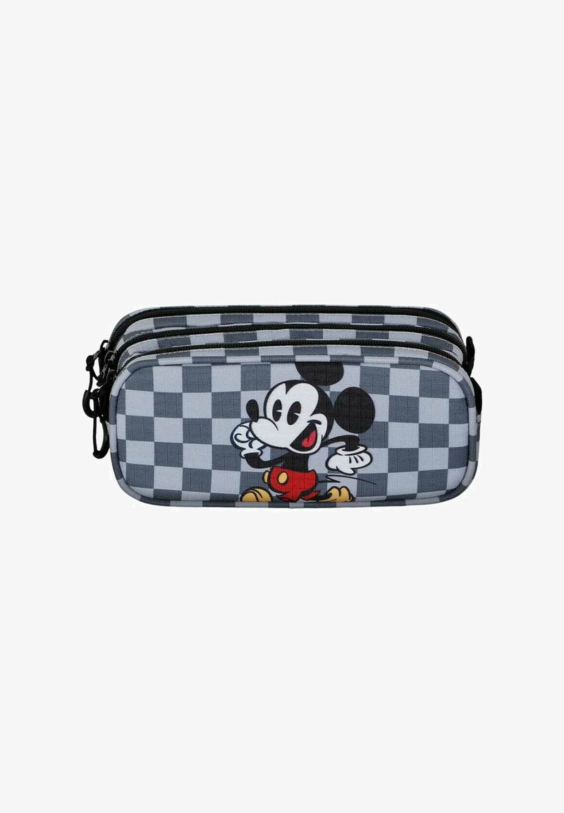 Estuche de lápices con cremallera que presenta un patrón cuadros gris y un gráfico colorido de Mickey Mouse; hecho de un tejido resistente. Tres compartimentos.