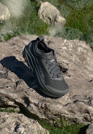 OLYMPUS 6 - Pantofi alergare trail - black/black