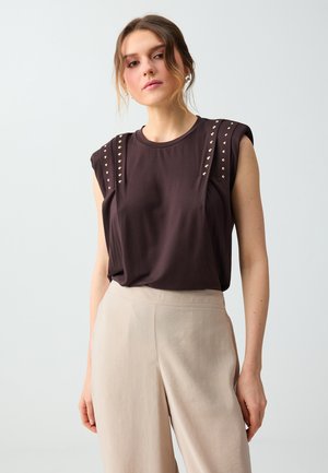 Jimmy Key, BLOUSE WITH PADDED SHOULDERS AND STUD DETAILS - Top - bitter brown