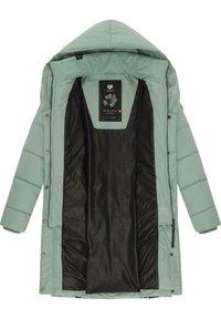 Pūkuota parkas šviesiai mėtinės spalvos su juodu vidiniu pamušalu ir prekės ženklu. Ypatybės: gobtuvas, užsegamos sagos ir šoninės kišenės.