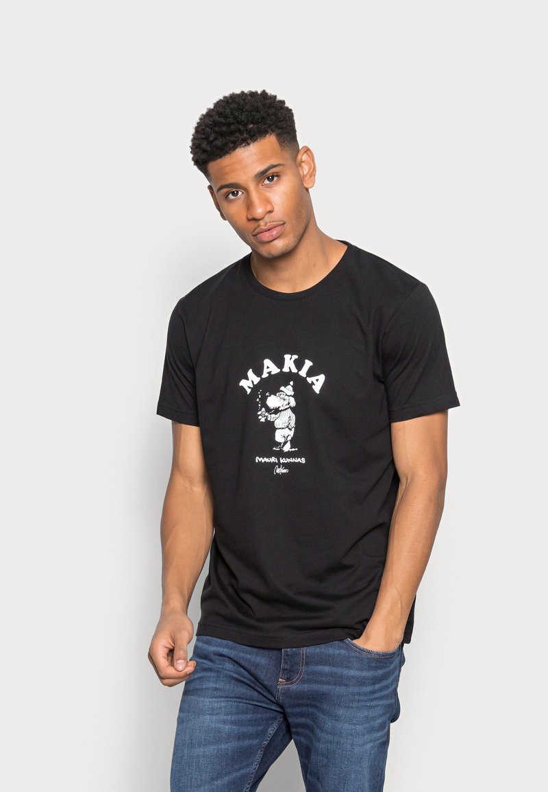 Makia MAKIA X MAURI KUNNAS SEADOG - T-shirt estampada - black