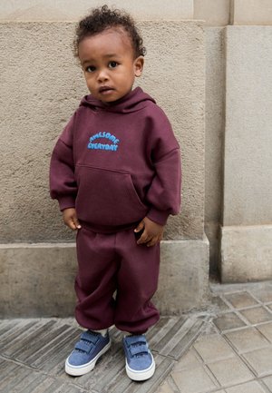 Next, REGULAR FIT - HOODIE AND JOGGERS SET . - Træningssæt - burgundy red