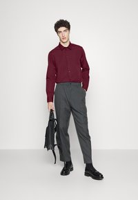 Pier One Camisa - bordeaux