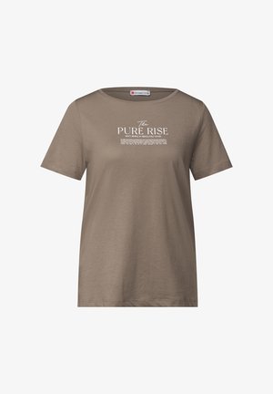 Brązowa bawełniana koszulka z krótkim rękawem, okrągłym dekoltem i białym nadrukiem z przodu. Ma luźny, swobodny krój.