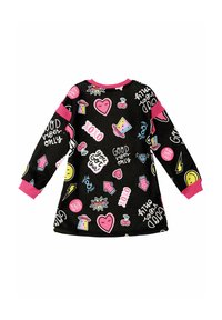 Abito nero a maniche lunghe con un motivo di icone colorate e testo, accentuato da polsini e scollatura rosa per contrasto.