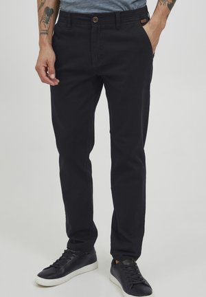 11 Project PRGAETANO - Pantalones chinos - black