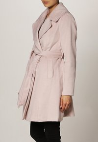 Dorothy Perkins Kort kappa / rock - light pink